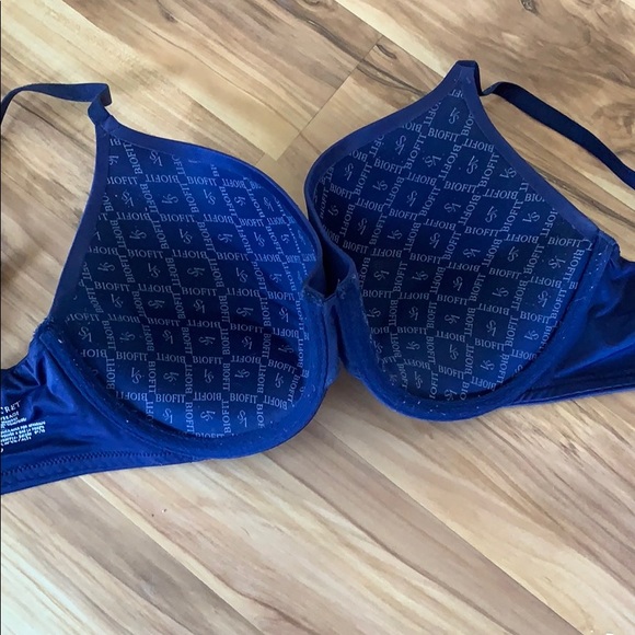 Victoria’s Secret Biofit Bra - Picture 2 of 3